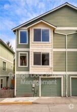 Building Photo - 2414 SW Holden St