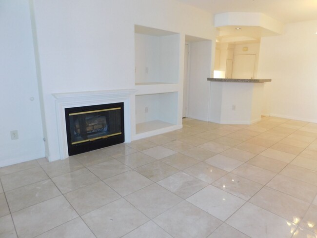 Foto del edificio - Downstairs Westpark Condo 1 Bedroom 1 Bath...