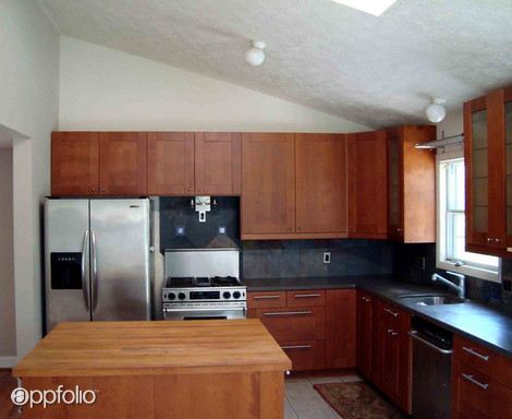 Building Photo - 208 Clarendon Ave