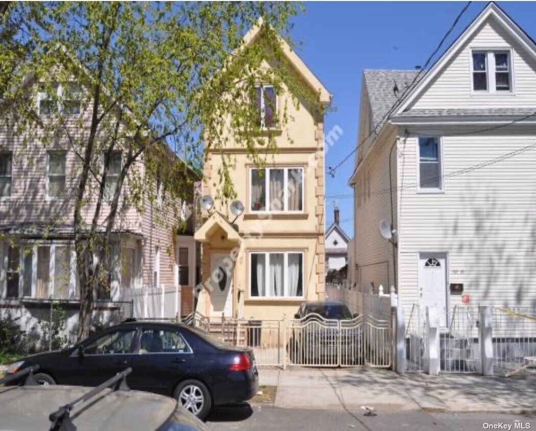 Primary Photo - 107-31 165th St