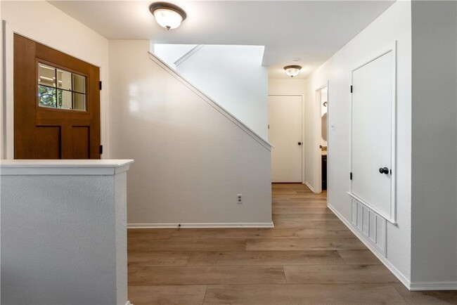 Building Photo - 12702 Rhea Ct