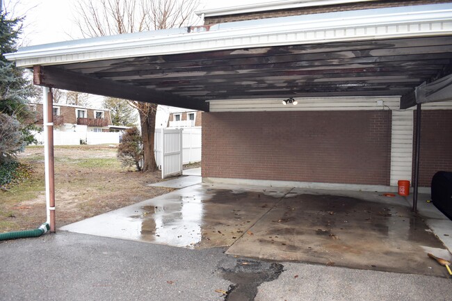 Building Photo - 5982 S Sultan Cir
