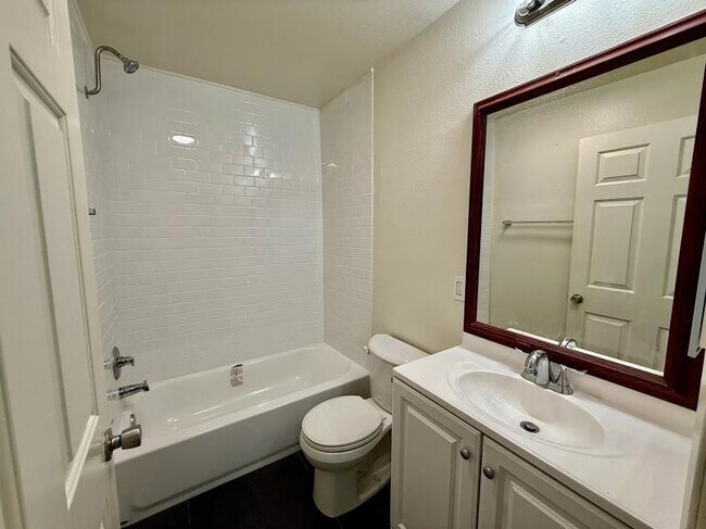 Foto del edificio - 1 bedroom in NORTH HOLLYWOOD CA 91605