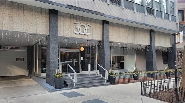 Building Photo - 30 E Elm St