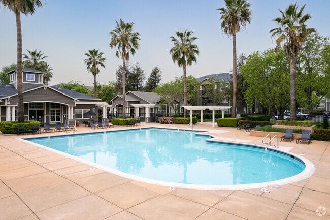 Building Photo - Fountains at Emerald Park