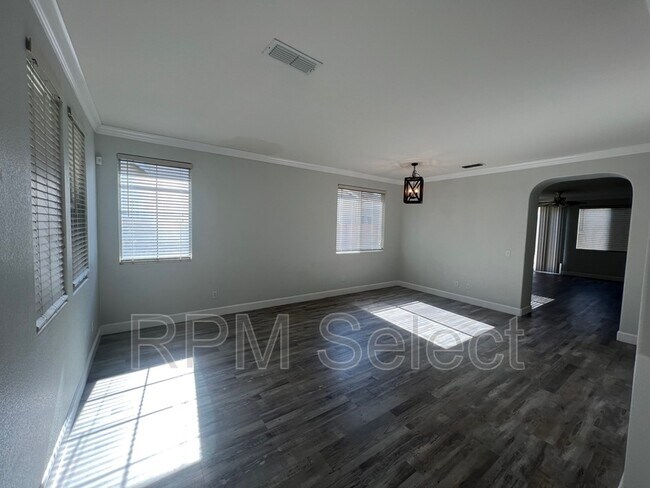 Foto del edificio - 5755 Bridgecross Dr