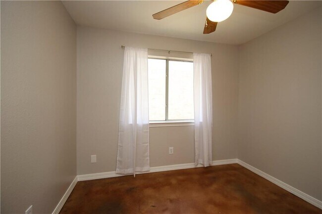 Building Photo - 12400 Captain Hopkins Cove