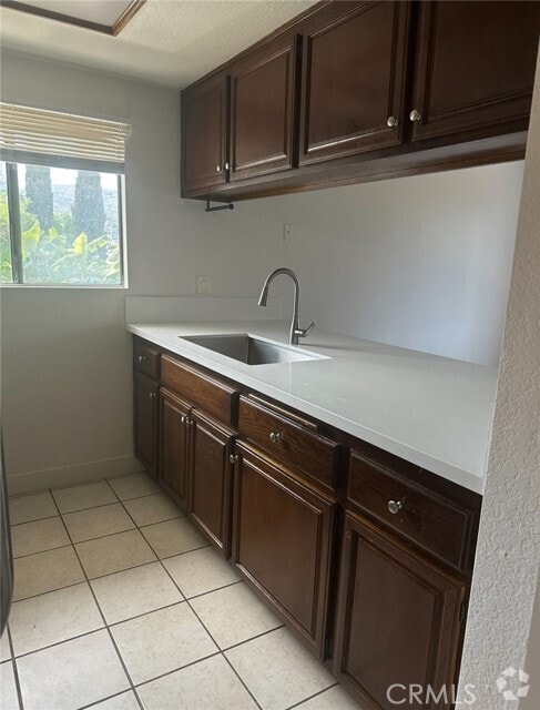 Building Photo - 609 S Meyler St