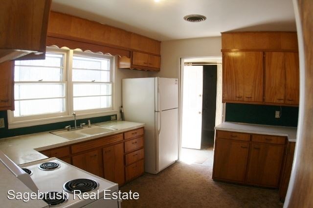 Building Photo - 3 br, 2 bath House - 801 W. Yucca Ave.