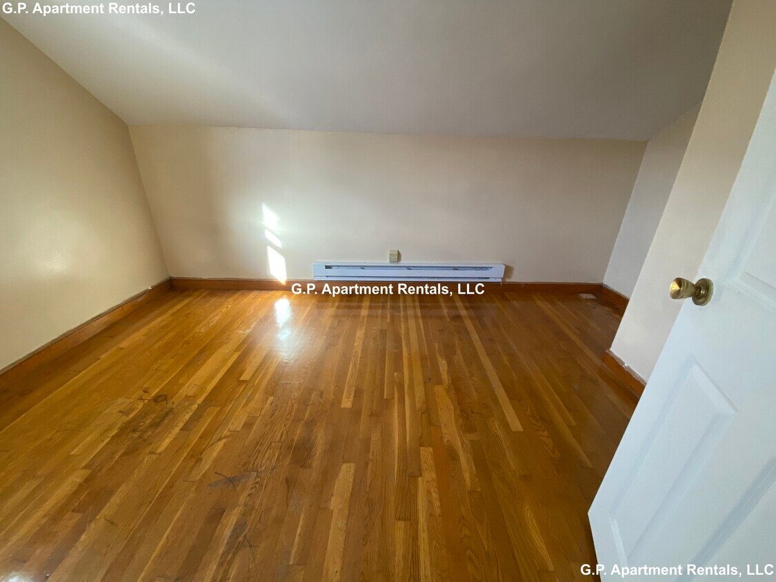 79 Essex St, Saugus, MA 01906 Condo for Rent in Saugus, MA