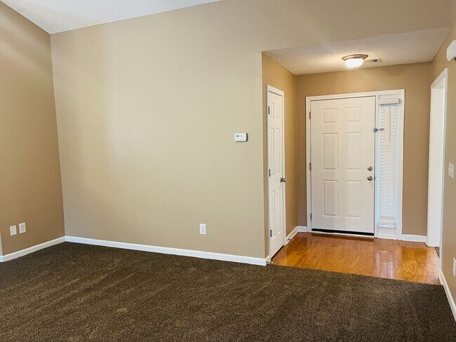 Building Photo - Welcome home! 3 Bedroom 2 Bath home in Sum...
