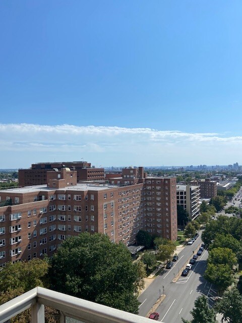 Building Photo - 1 E University Pky