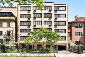 Building Photo - 1419 N State Pkwy