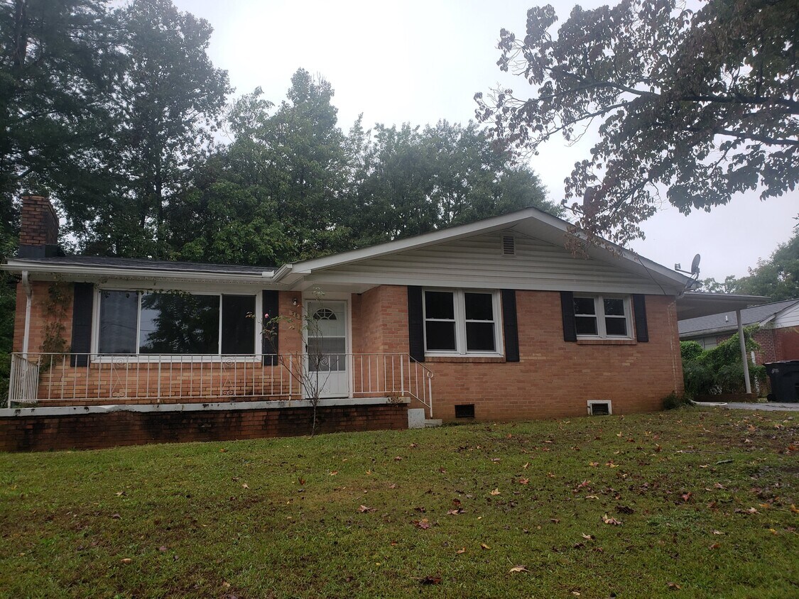 38 Pinehurst St, Taylors, SC 29687 House Rental in Taylors, SC