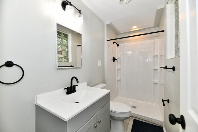 Building Photo - 5831 Suburban Dr