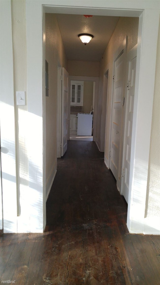 Building Photo - 125 E Courtland Pl