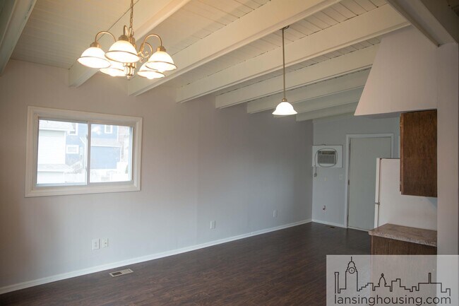 Foto del edificio - 317 E Hillsdale St
