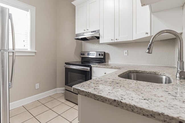 Building Photo - 3311-13 W. San Juan