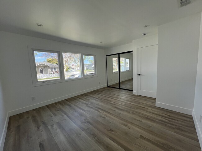 Foto del edificio - 4814 Hedda St