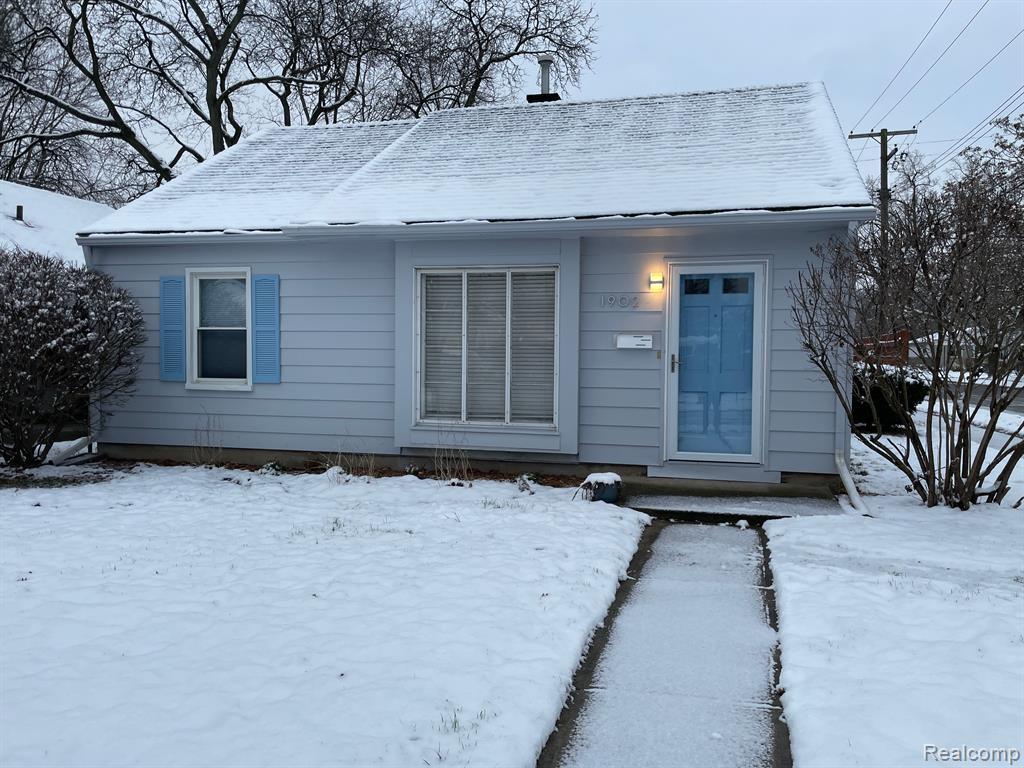 1902 Moorhouse St, Ferndale, MI 48220 House Rental in Ferndale, MI