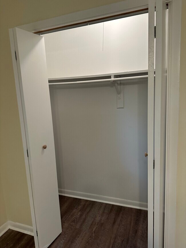 closet - 9339 Lancer Ln