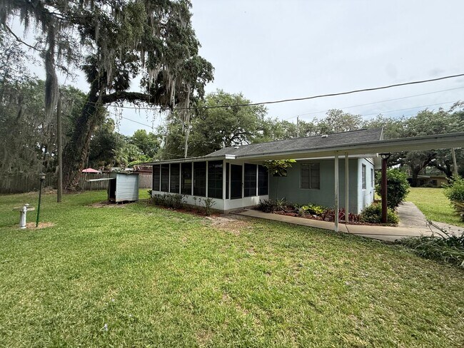 Foto del edificio - Two Bedroom Charmer