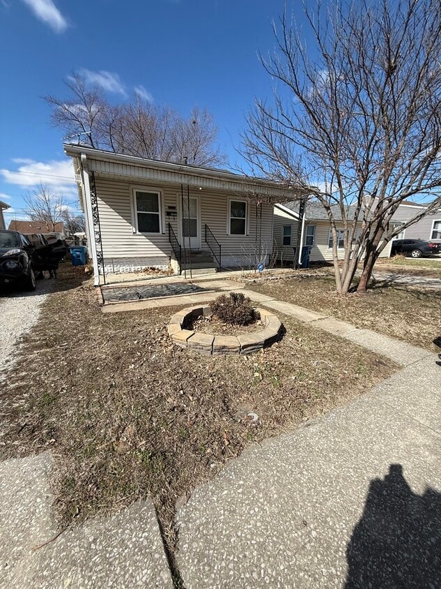 Photo - 3011 Myrtle Ave (Granite City, IL)