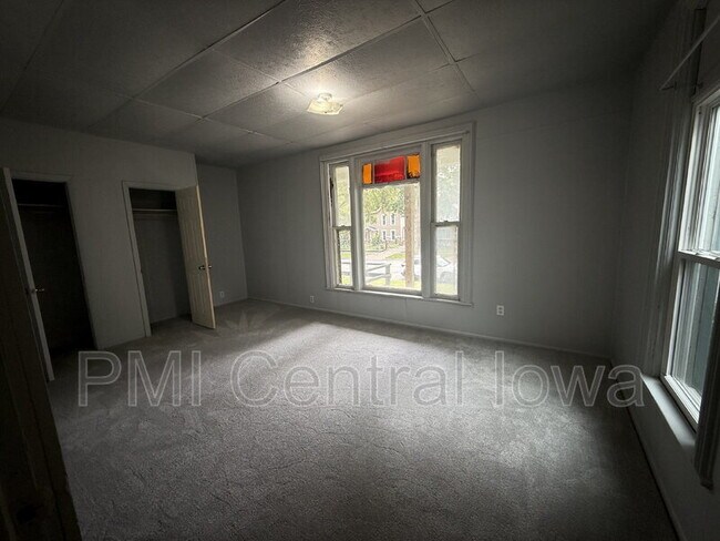 Foto del edificio - 1706 E Walnut St