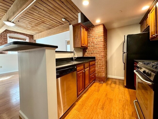 Building Photo - 4 Bishop St