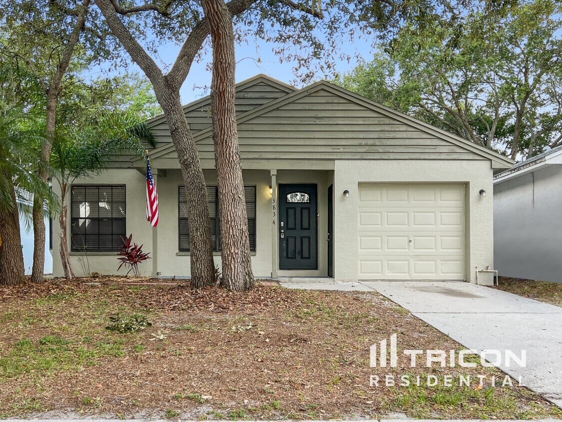 Foto principal - 3834 Lake Shore Dr