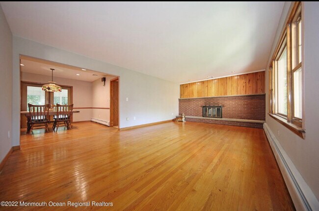 Building Photo - 136 S Lake Dr