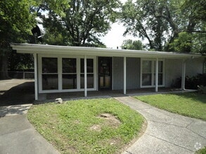 Building Photo - 1913 Claremoor Dr