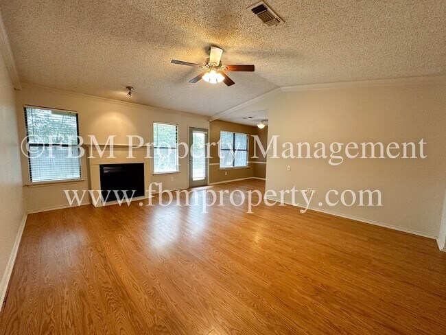 Foto del edificio - 921 Park Place - Beautiful 3 Bedroom, 2 Ba...
