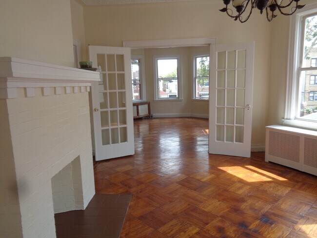 Building Photo - Dyker Heights Two Bedroom