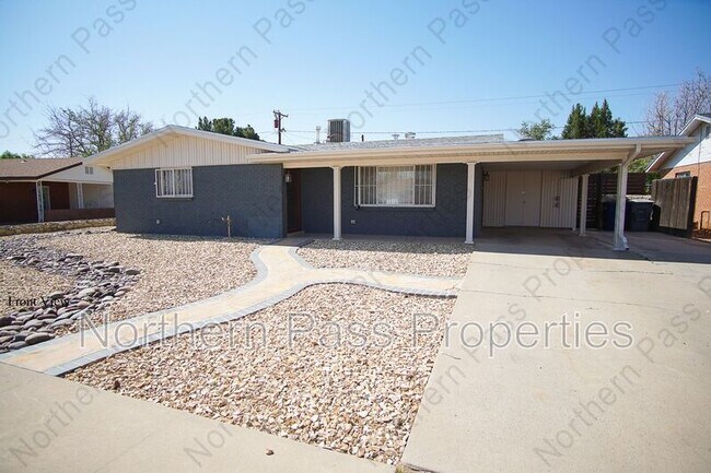 Foto del edificio - 9832 Heather Ave