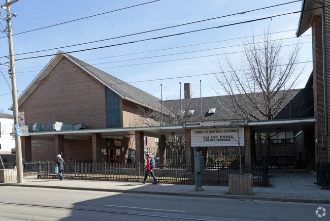 Primary Photo - 875 Queen East