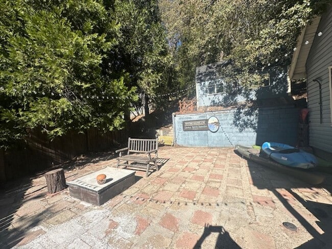 Building Photo - 482 Zuger Ct