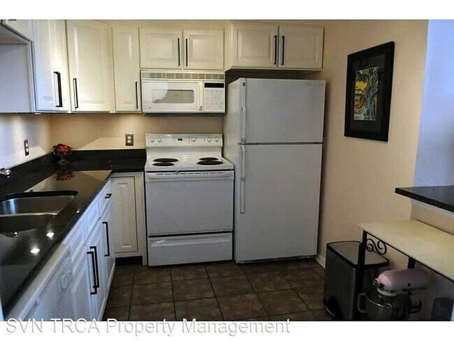 Foto del edificio - 2 br, 1 bath House - 66 Pius Street Unit 104