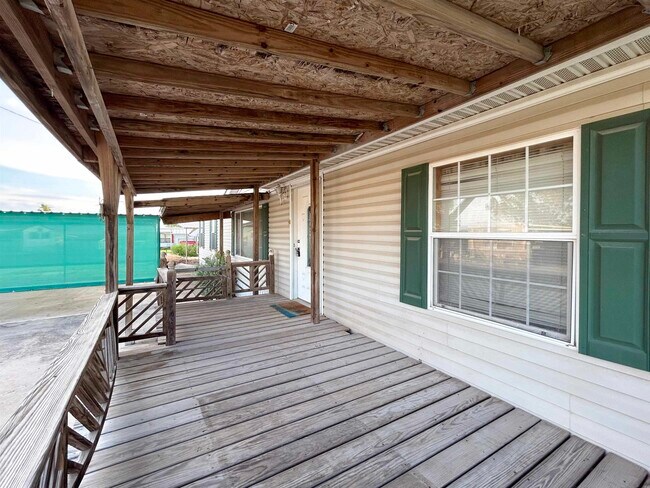 Building Photo - 112 Blossum Blvd