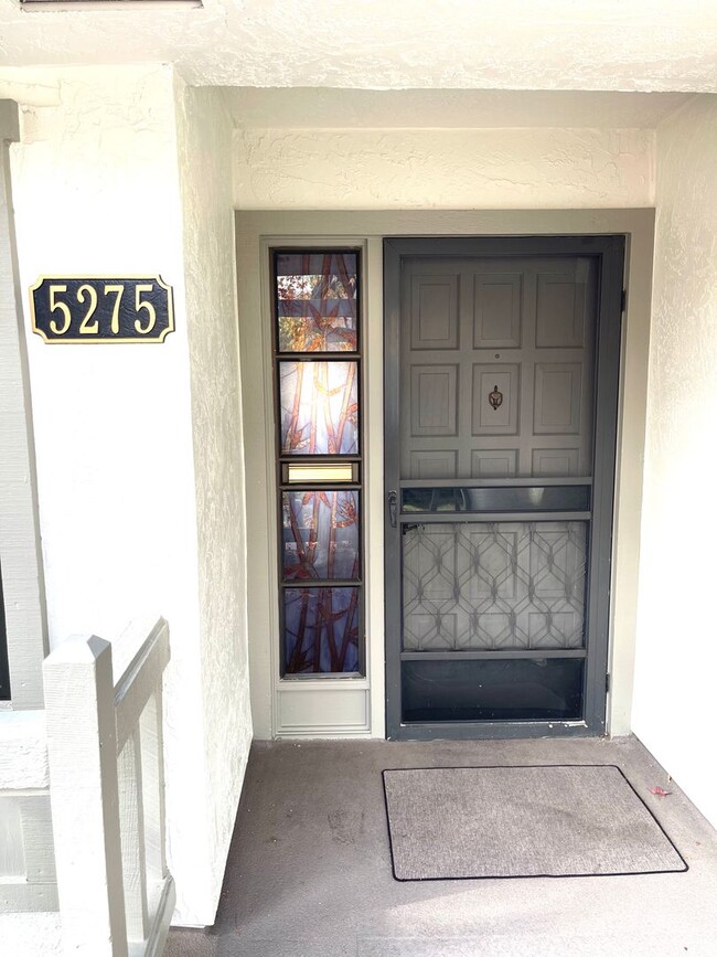 Building Photo - Spacious 2 Bedroom 2 Bathroom Unit in The ...