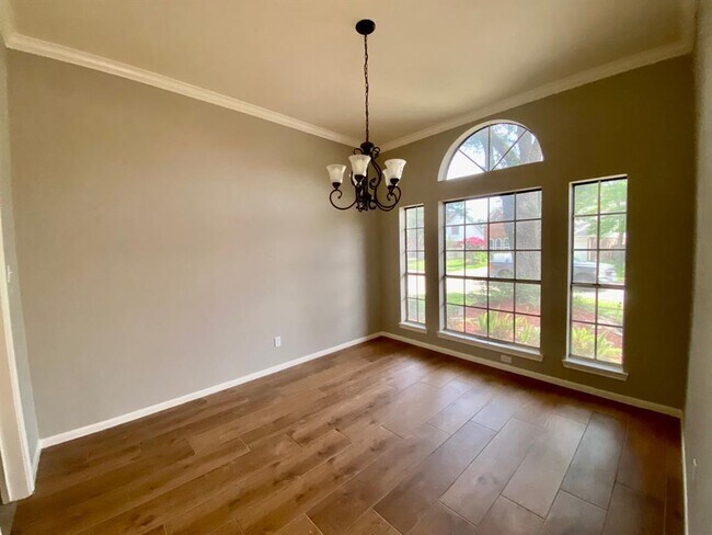 Foto del edificio - 14535 Circlewood Way