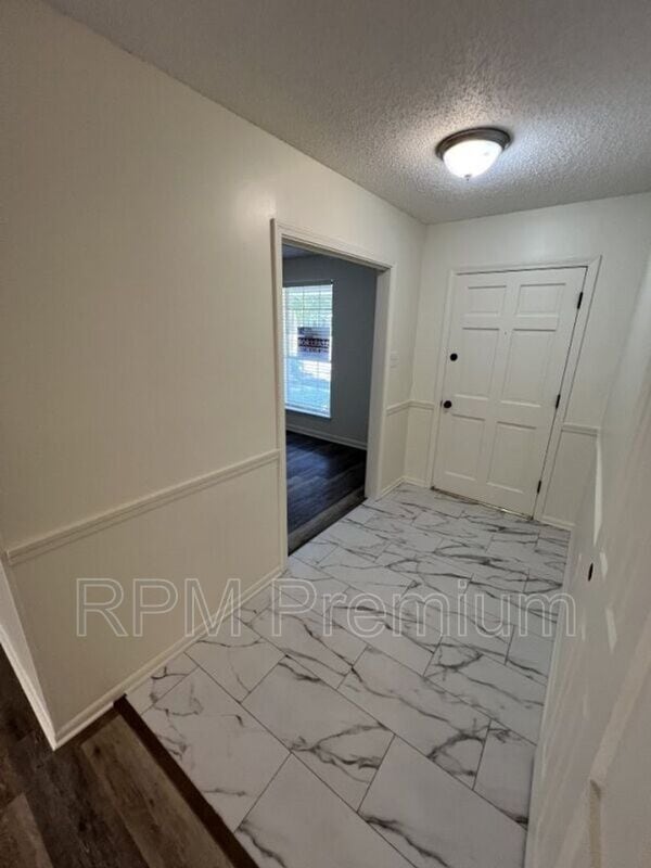 Building Photo - 15628 Antietam Ave