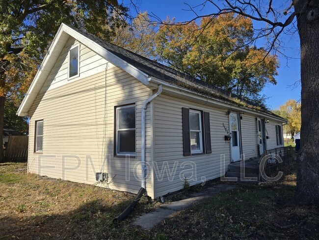 Foto del edificio - 1125 N Barclay St