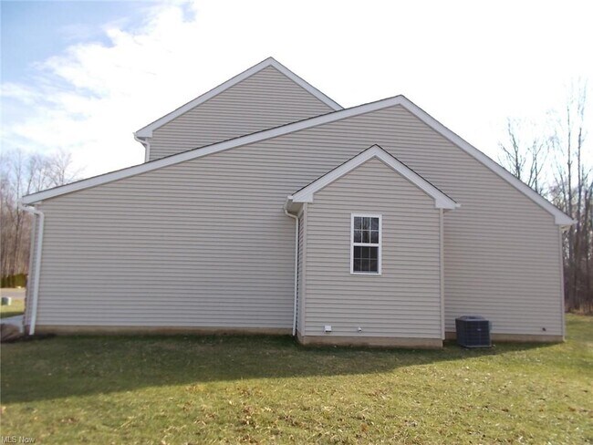 Building Photo - 33299 Canterbury Rd