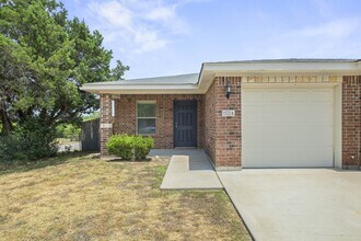 Building Photo - 1521 Aztec Trce