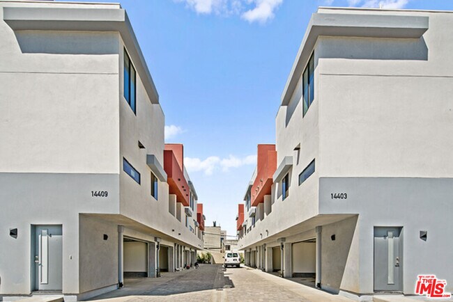 Foto del edificio - 14403 Tiara St
