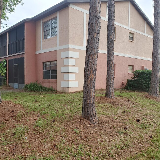 Foto del edificio - 4911 Pinewood Dr NE