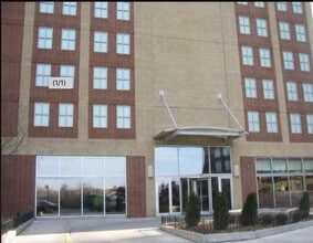 Building Photo - 645 N Kingsbury St