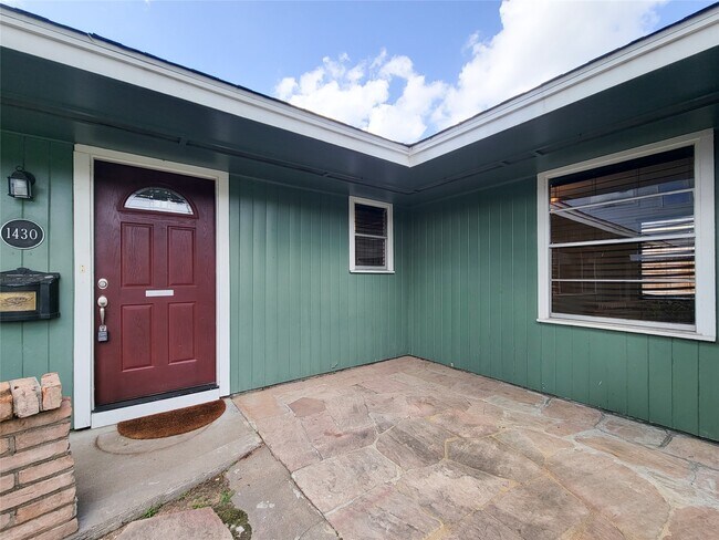Foto del edificio - 1430 Cheshire Ln