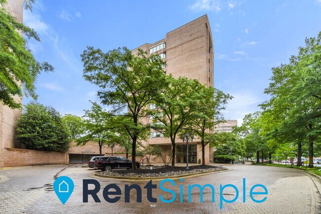 Building Photo - 1805 Crystal Dr
